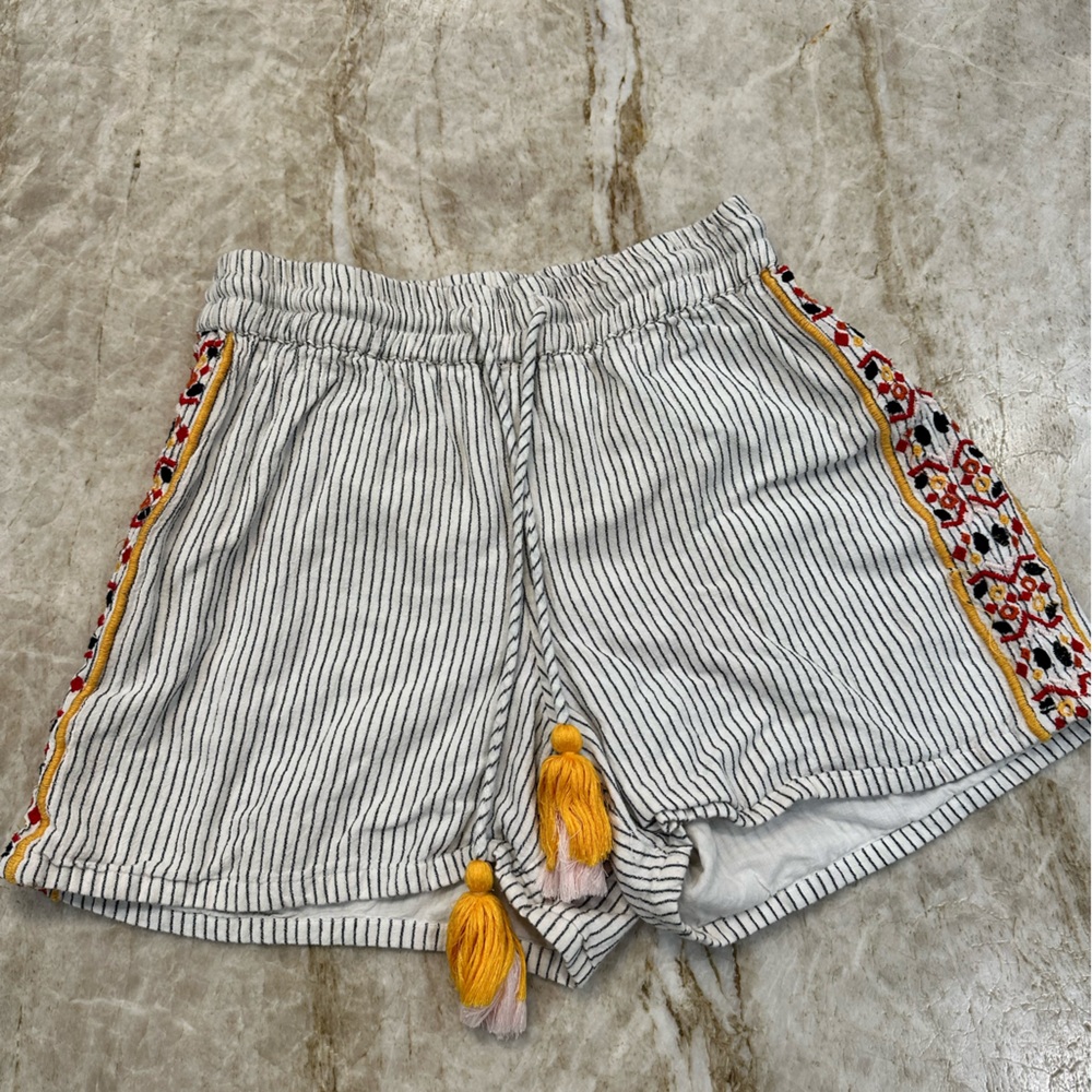 Pull on shorts